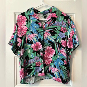 Wild Fable Hawaiian Print Button Down Blouse Size Small